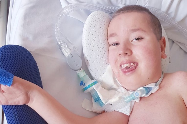 Prvo dijete na respiratoru dobilo Spinrazu: "Skinut nam je ogroman teret s leđa"