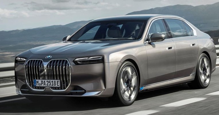 Može li BMW serije 7 biti poput Rolls Roycea?