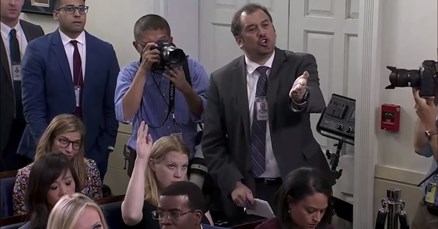 Pogledajte obračun novinara CNN-a i Trumpove glasnogovornice: "Imate li imalo empatije?"