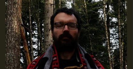 Amerikanac zaklao šefa sjekirom, i dalje je u bijegu