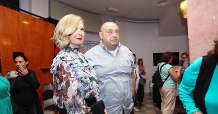 Jadranka Sloković u kazalište stigla u kombinaciji koja je za nju pomalo neobična