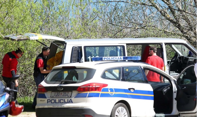 Na obali rijeke Gline nađeno muško tijelo