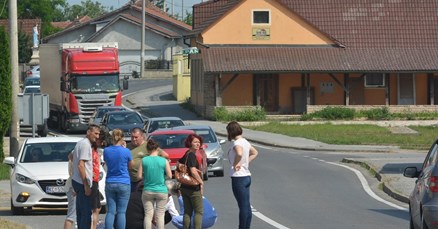 VIDEO Kod Koprivnice Mercedesom naletio na dijete na pješačkom prijelazu
