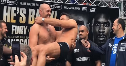Tyson Fury se vratio i napravio spektakl na vaganju