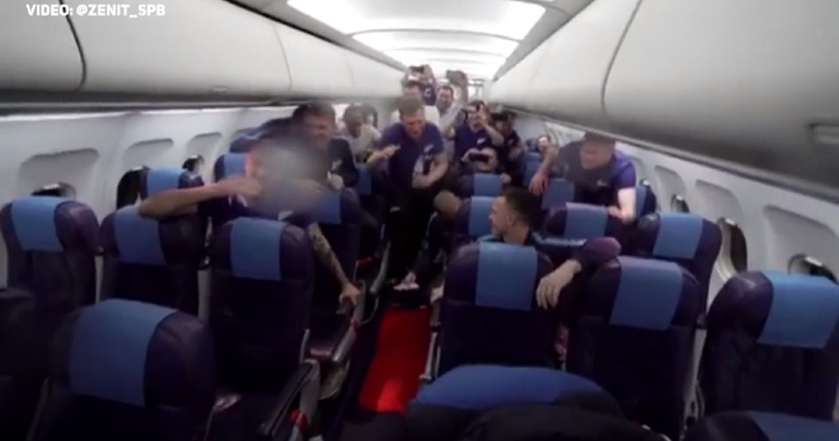 VIDEO U avionu su saznali da su prvaci, a onda je krenulo slavlje