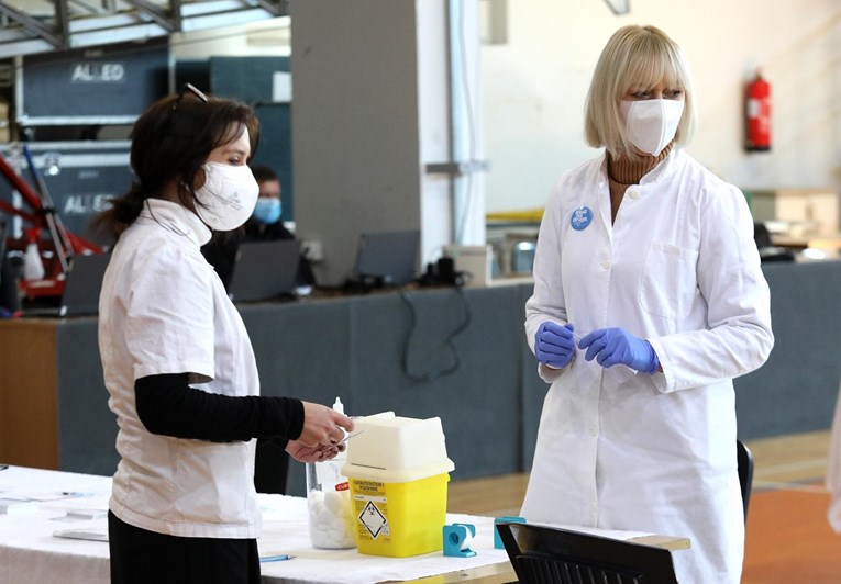 Stožer: Imamo 440 novih slučajeva, na respiratoru 15 pacijenata