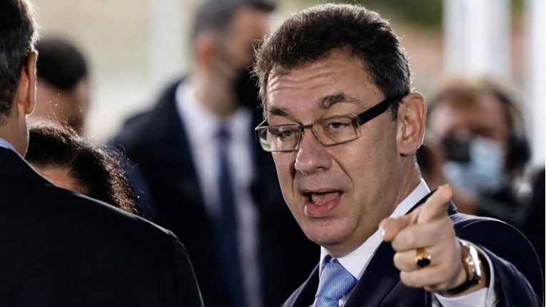 Šef Pfizera: Godišnje cijepljenje protiv korone bilo bi bolje od više češćih boostera