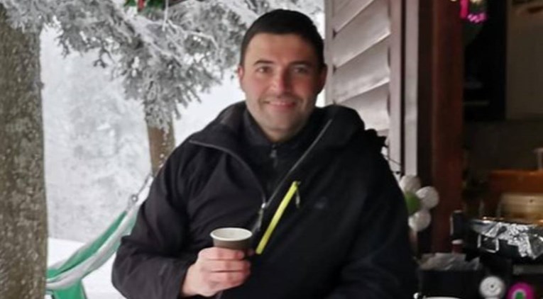 Bernardić na Sljemenu našao birtiju koja radi i fotkao se kako tamo pije