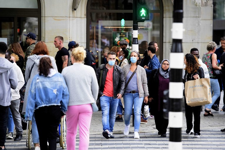 Udvostručio se broj zaraženih u Nizozemskoj, maske obvezne dva najveća grada