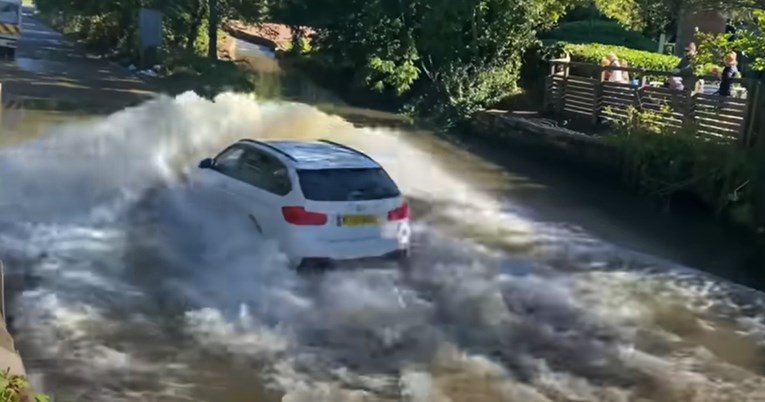 VIDEO Ovi su vozači mislili da voze kroz lokvu, a onda su se iznenadili