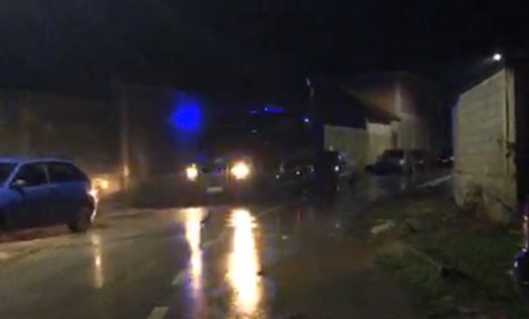 Napad na Kosovu, izrešetan autobus. Ubijeni vozač i dvoje tinejdžera