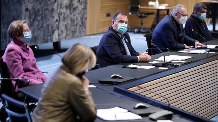 Božinović otkrio detalje popuštanja. Na terasama ne smije biti stolica, nema glazbe