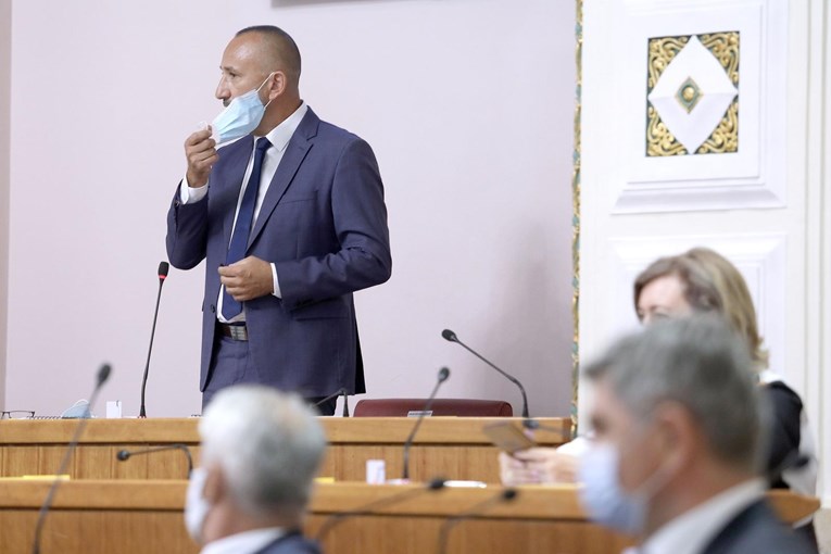 Zekanović: Ako će moći homoseksuaci, i moja ekipa s briškule bi udomila dijete