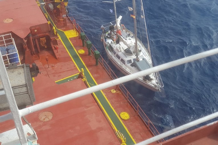 Hrvatski pomorci spasili četvero jedriličara i psa iz oluje na Atlantiku