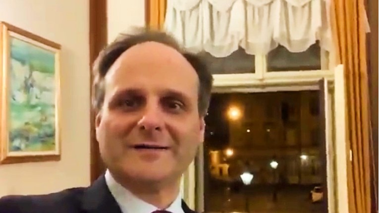Sjećate se kad se Frka-Petešić snimao kako iz sveg glasa u stanu pjeva Moja domovina?