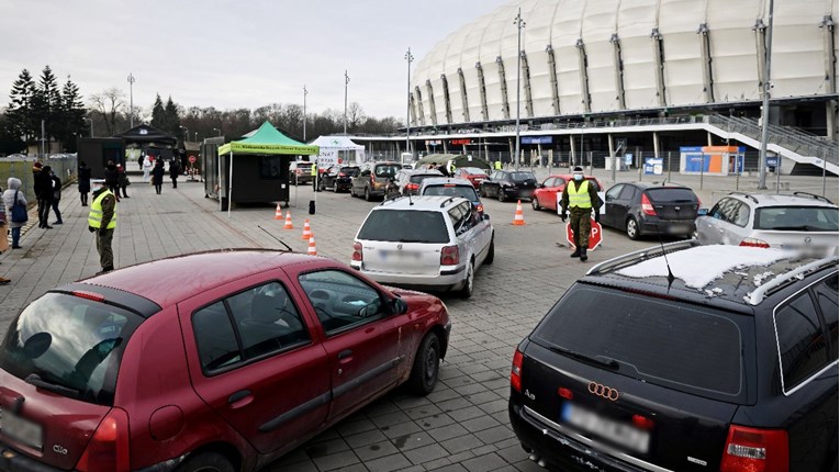 Poljska bi na granici mogla zahtijevati negativan test na koronu