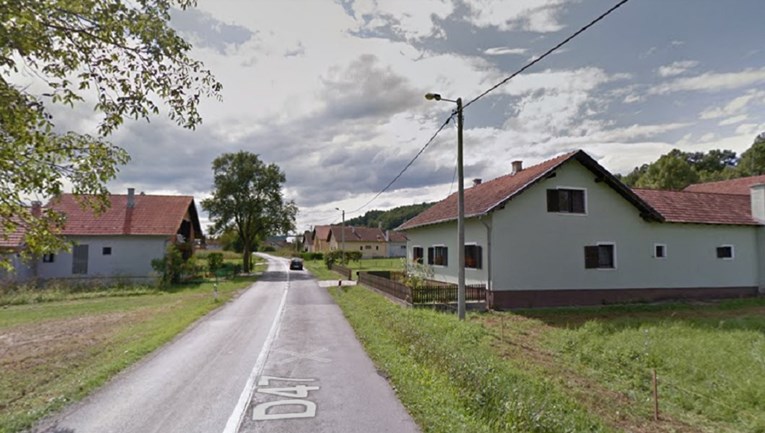 Četvorica se potukla kod Dvora, kod tinejdžera nađena automatska puška