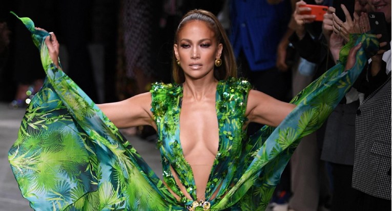 J.Lo oduševila fanove videom iz backstagea prije Versace revije: "Ovo je legendarno"