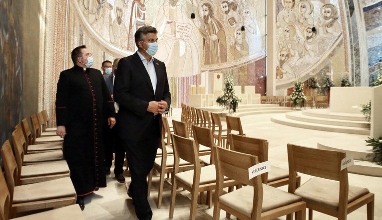Vlada je danas poslala 21 milijun naših kuna u BiH. Više od 4 ide Crkvi
