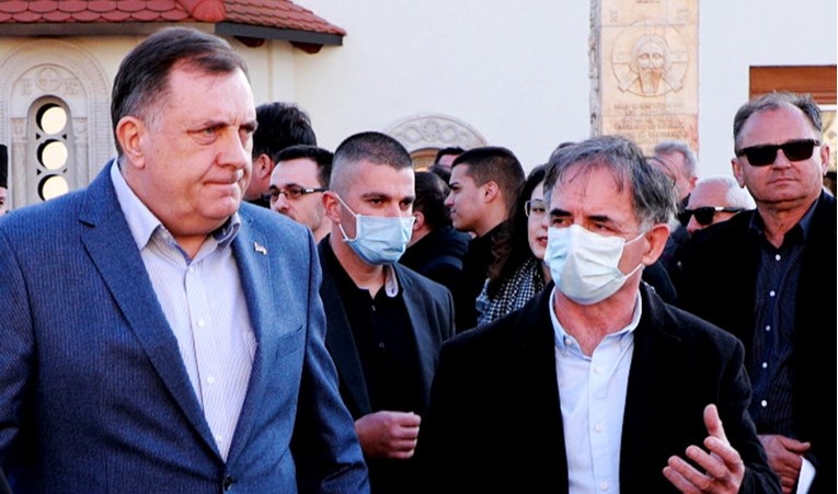 Dodik se sastao s Pupovcem pa poručio: Srpska će graditi 10 kuća za Srbe na Baniji