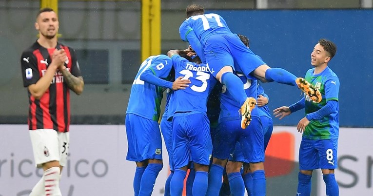 Milan se na San Siru raspao u sedam minuta i ugrozio plasman u Ligu prvaka