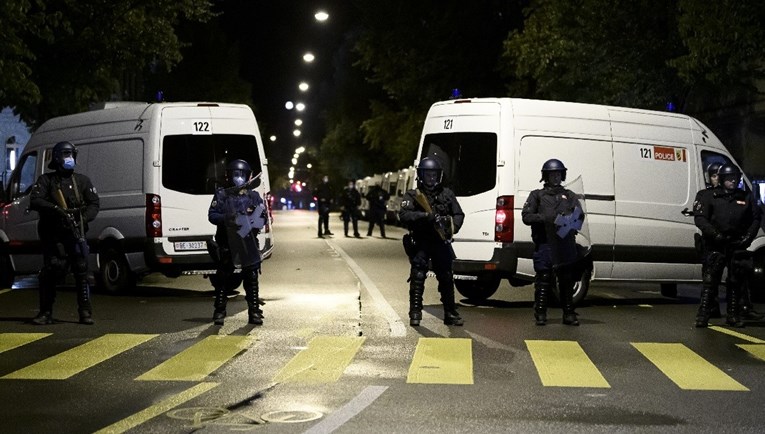 Policija u Švicarskoj pucala po gradu, svjedok: Dva muškarca su ležala