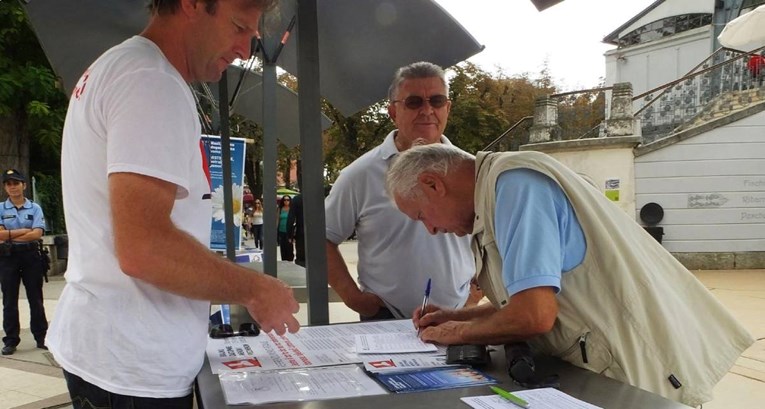 U Puli počelo prikupljanje potpisa za referendum o šetalištu Lungomare