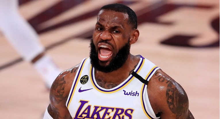 Lakersi razbili Houston za finale Zapada. LeBron postavio niz rekorda