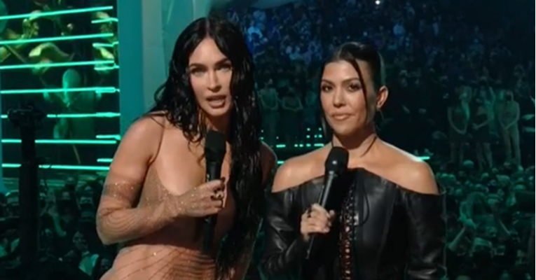 Megan Fox i Kourtney Kardashian zapalile internet zajedničkom fotkom iz muškog WC-a