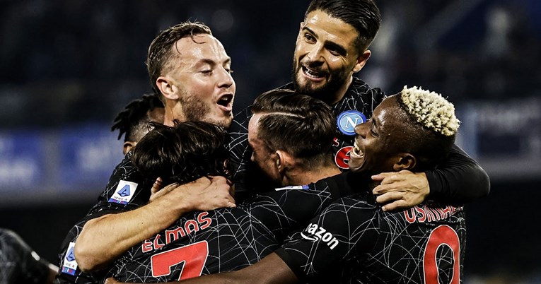 Sjajni Napoli razbio Bolognu i vratio se na vrh Serie A