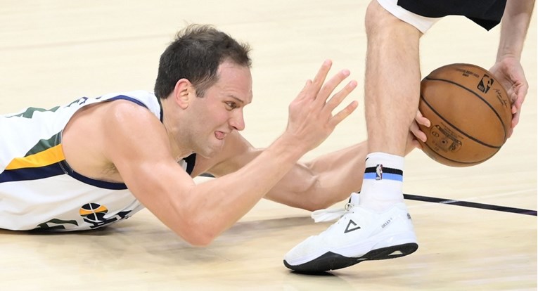 Bogdanović razbio LeBrona u velikom NBA derbiju