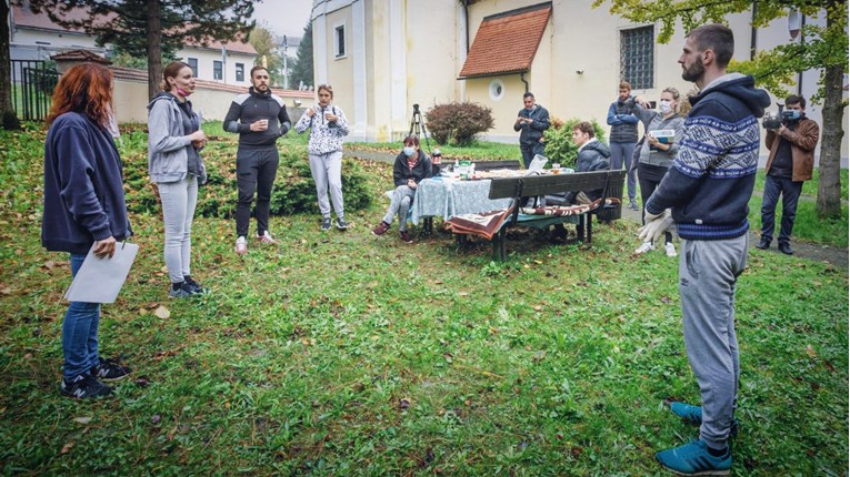 Zagrebački volonteri u Čučerju organizirali akciju pomoći stradalima u potresu