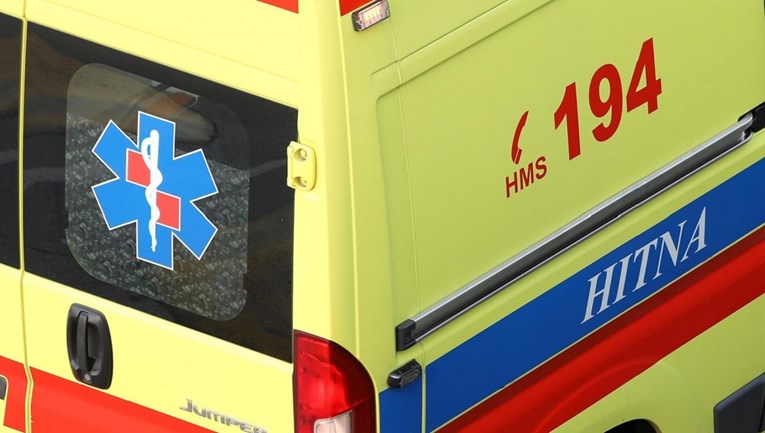 Muškarac s Hvara ozlijeđen oštrim predmetom