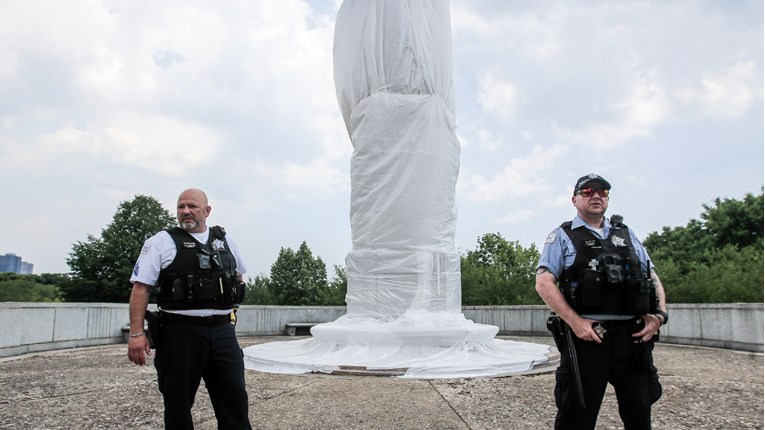 Chicago uklanja spomenike Kolumbu, najavljuje reviziju svih spomenika