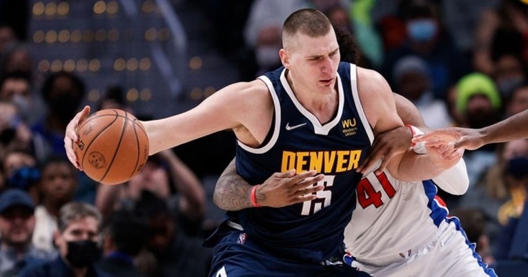 Jokić dominirao i postavio strašan rekord, Dončić doživio jedan od najtežih poraza