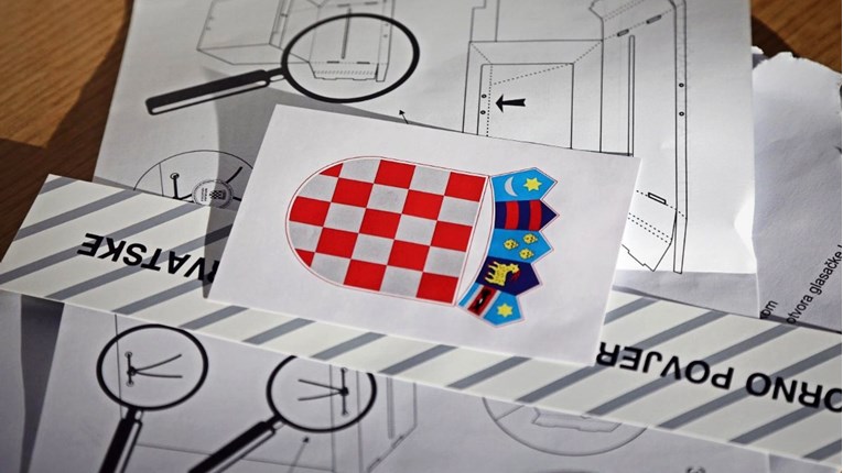 Krši se izborna šutnja: Poruka na školi, dijele se letci, objavljuje po Fejsu...