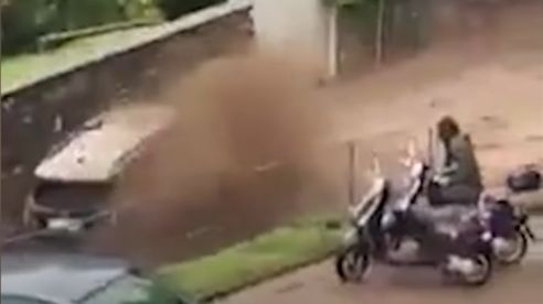 Snažne oluje u Italiji: Odroni, poplave, blato gutalo automobile