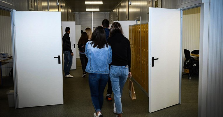 Među novozaraženima najviše djece. Liječnik: Dečko (19) leži u respiratornom centru