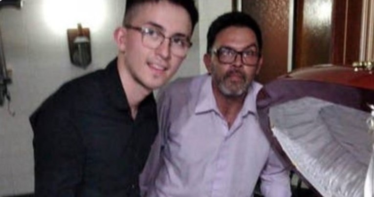 Oglasio se čovjek koji se slikao uz tijelo mrtvog Maradone: Argentinci, oprostite mi