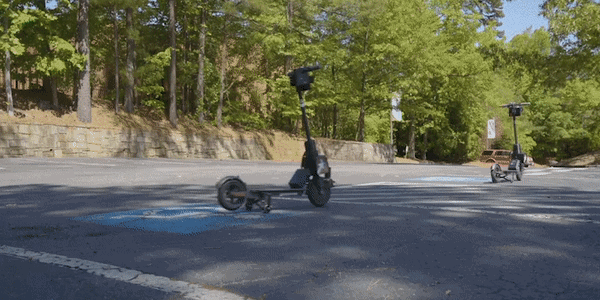 VIDEO I to smo dočekali: predstavljen prvi samovozeći električni romobil