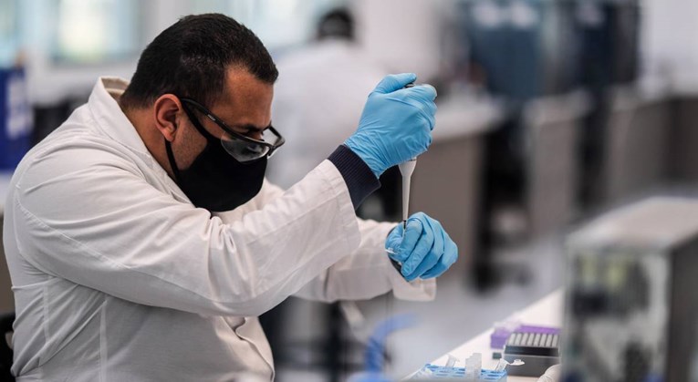 Pfizer: Naše cjepivo funkcionira protiv britanskog i južnoafričkog soja korone