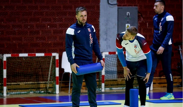 Cindrić: Po Mandića je u svlačionicu dolazila hitna. Posljedice korone su jake
