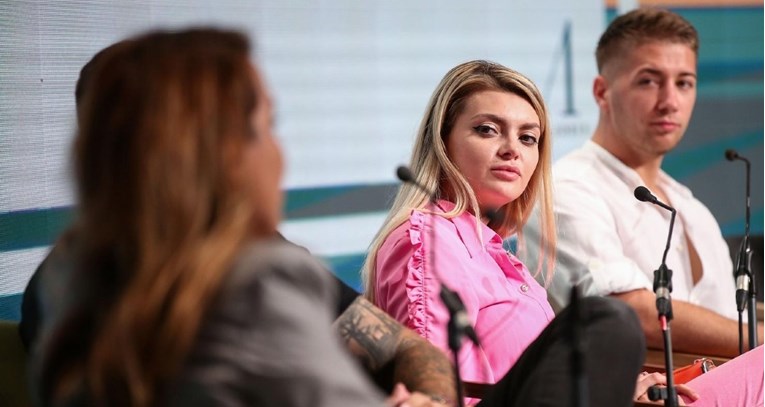 Ella Dvornik u Rovinju privukla pažnju u neobičnim cipelama od 2650 kuna