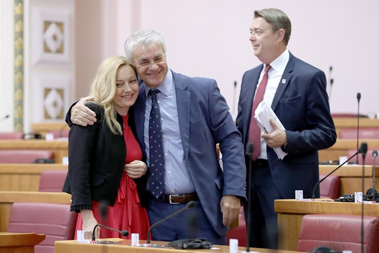 Petir o prijedlogu zakona o pobačaju: SDP želi uvesti sterilizaciju