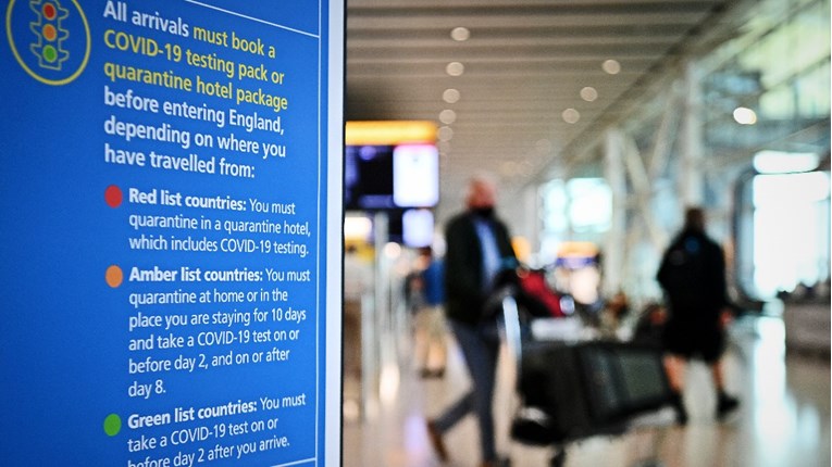 Britanija bi mogla postrožiti ljetna pravila putovanja u Španjolsku