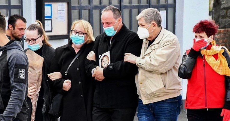 Od malene Nikoll oprostili se i udomitelji, nosili su njezinu sliku i plakali