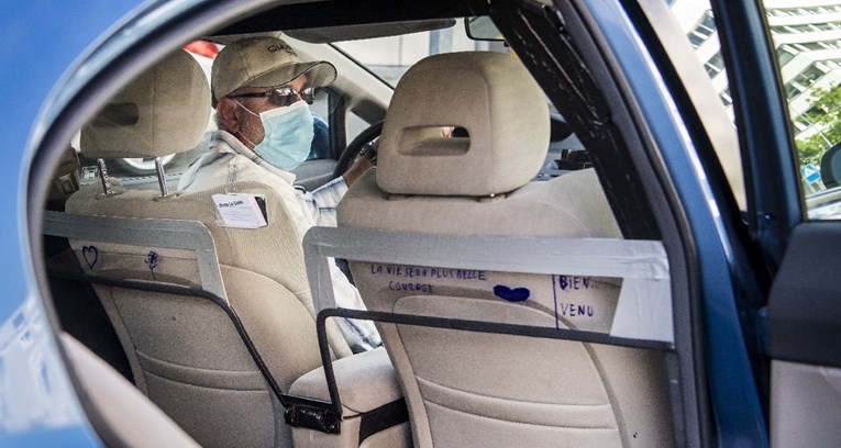 Uber smanjuje broj putnika na tri, vozači moraju slikati selfie