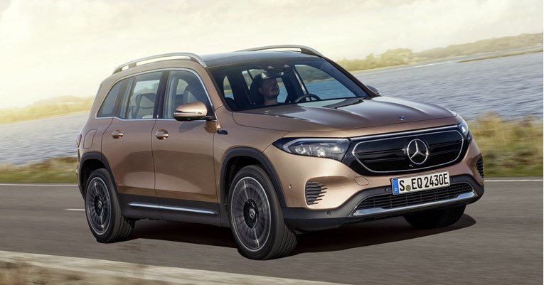 FOTO Mercedes predstavio električni EQB