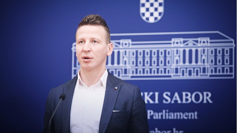 Zurovec stavio mandat u mirovanje, razočaran je odnosom vlade prema oporbi