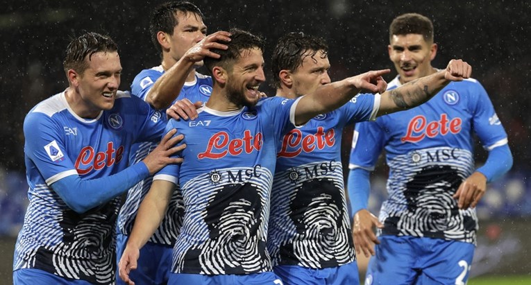 Napoli je otkrio spomenik Maradoni. Pogledajte što je zatim radio Laziju